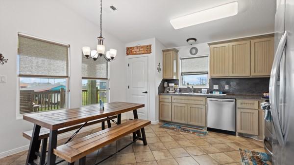 964 S Selwyn Road, Crystal Beach, Texas image 10