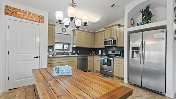 964 S Selwyn Road, Crystal Beach, Texas image 11