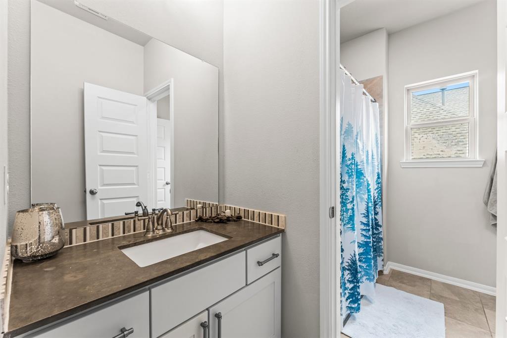 65 N Winter Sunrise Circle, The Woodlands, Texas image 35