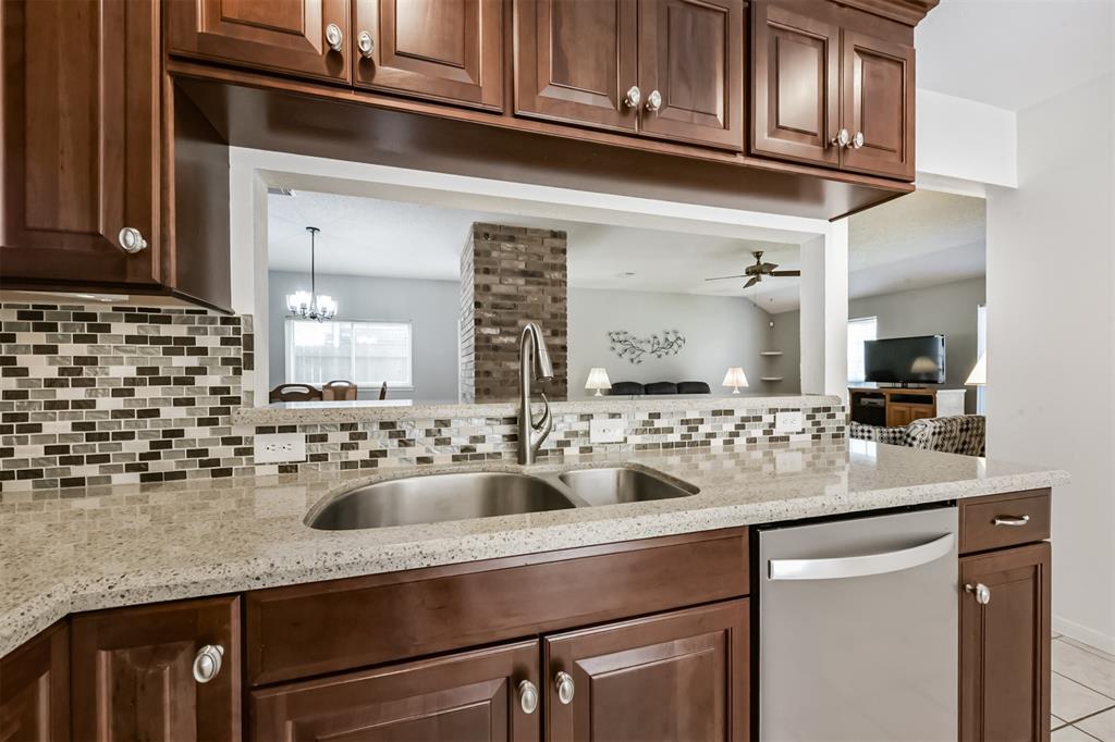 18143 Forest Cedars Drive, Houston, Texas image 8