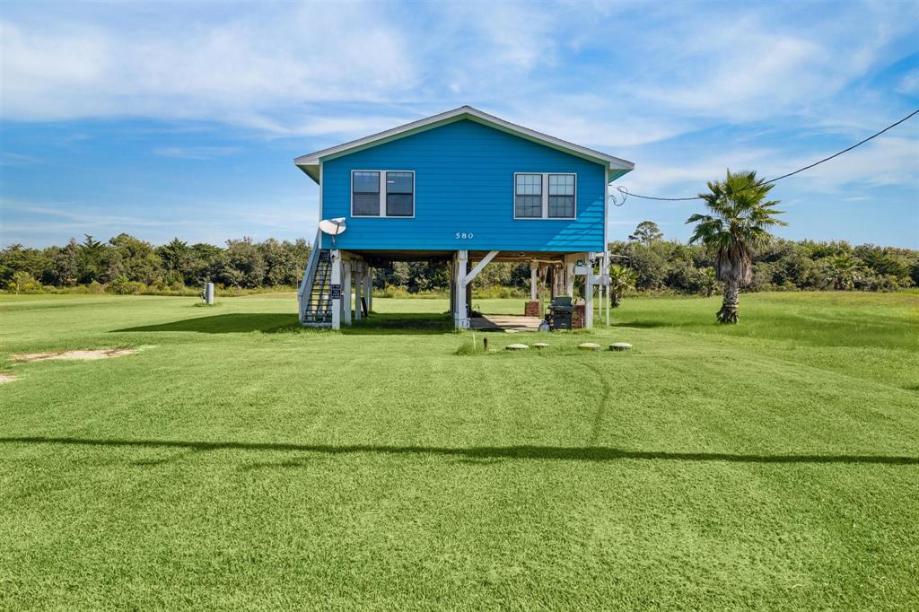 580 Bayou Avenue, Anahuac, Texas image 2