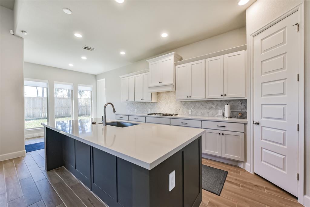 203 Sunrise Canvas Drive, Conroe, Texas image 10