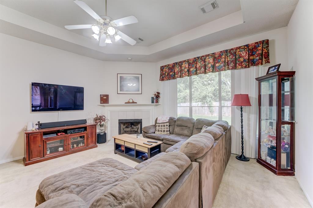 515 Deer Hollow Drive, Sugar Land, Texas image 9