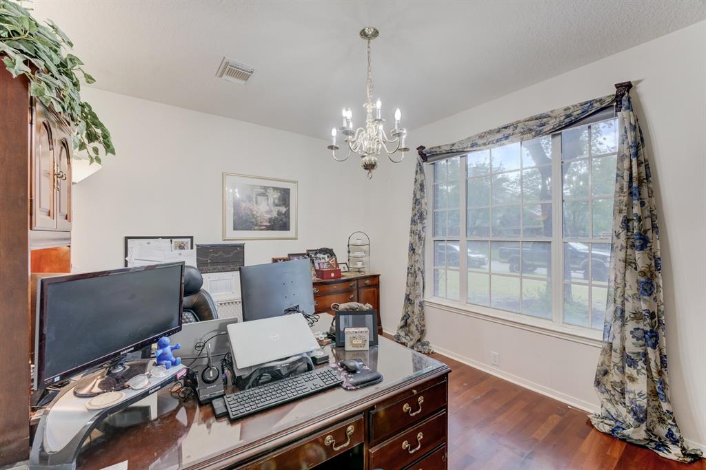515 Deer Hollow Drive, Sugar Land, Texas image 13