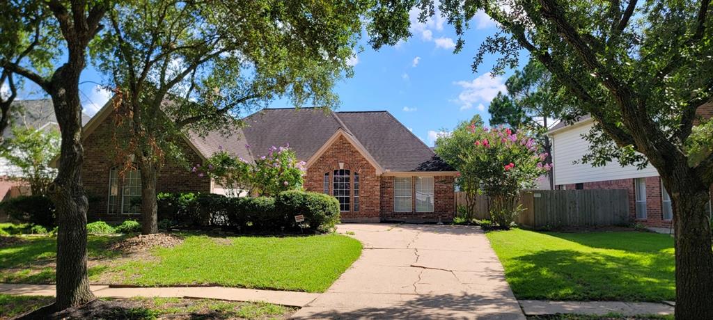 2806 Village Dale