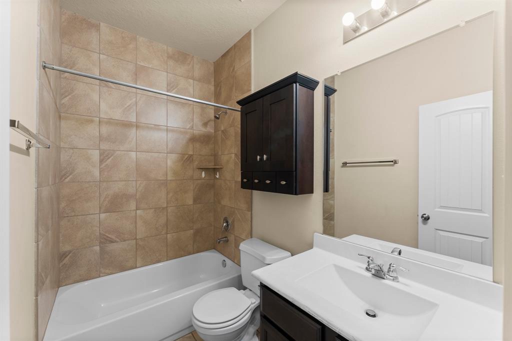 20119 Ray Falls Drive, Tomball, Texas image 18
