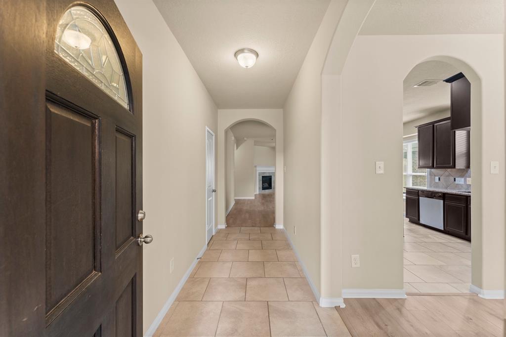 20119 Ray Falls Drive, Tomball, Texas image 2