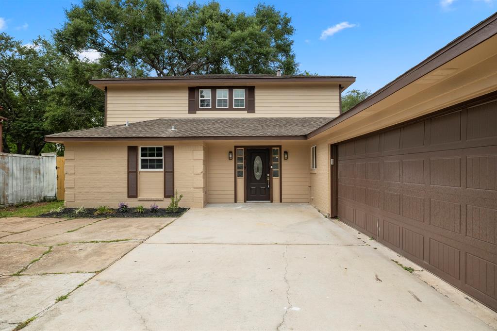 1819 Redwood Court, Sugar Land, Texas image 3