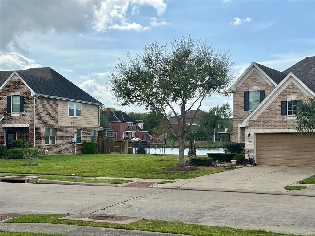 3807 Waterford Bend, Missouri City, Texas image 2