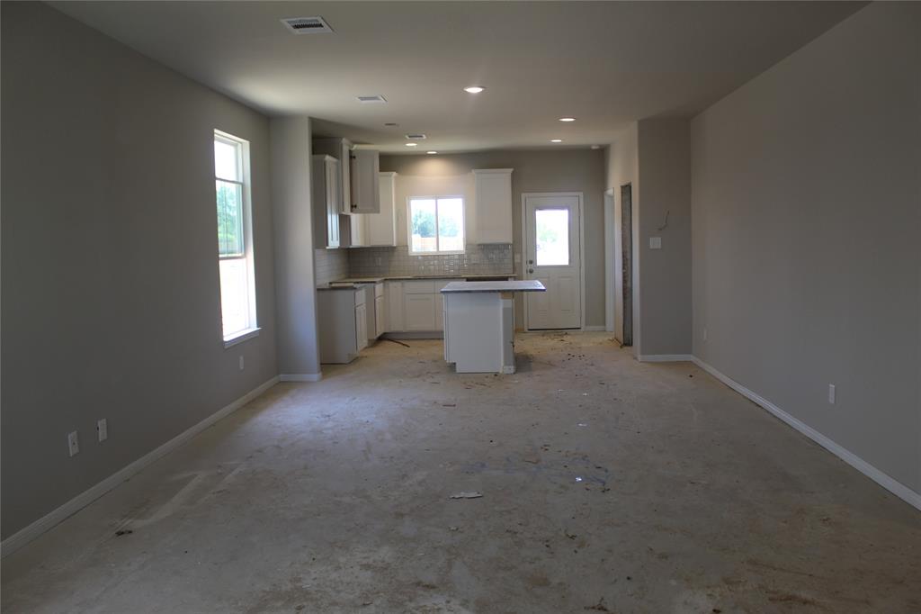 332 Palero Path Path, Brookshire, Texas image 4