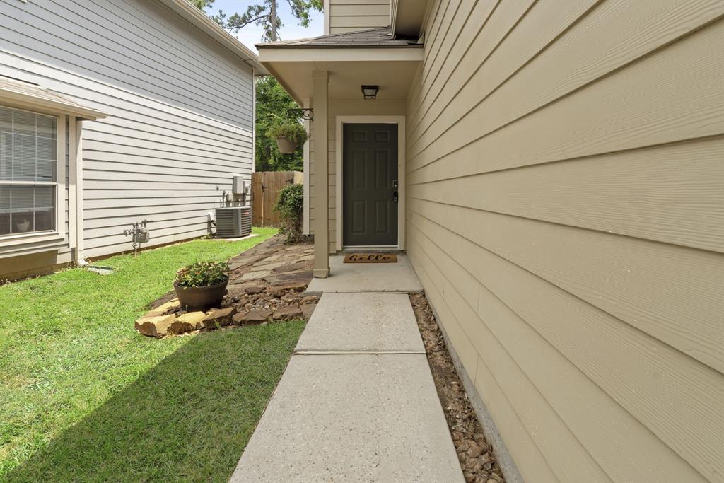 137 E Summerhaze Circle, The Woodlands, Texas image 7