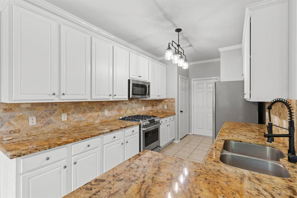 137 E Summerhaze Circle, The Woodlands, Texas image 19