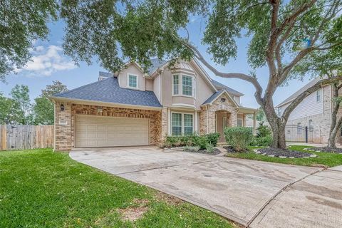Single Family Residence in Sugar Land TX 2142 Canyon Crest Drive.jpg
