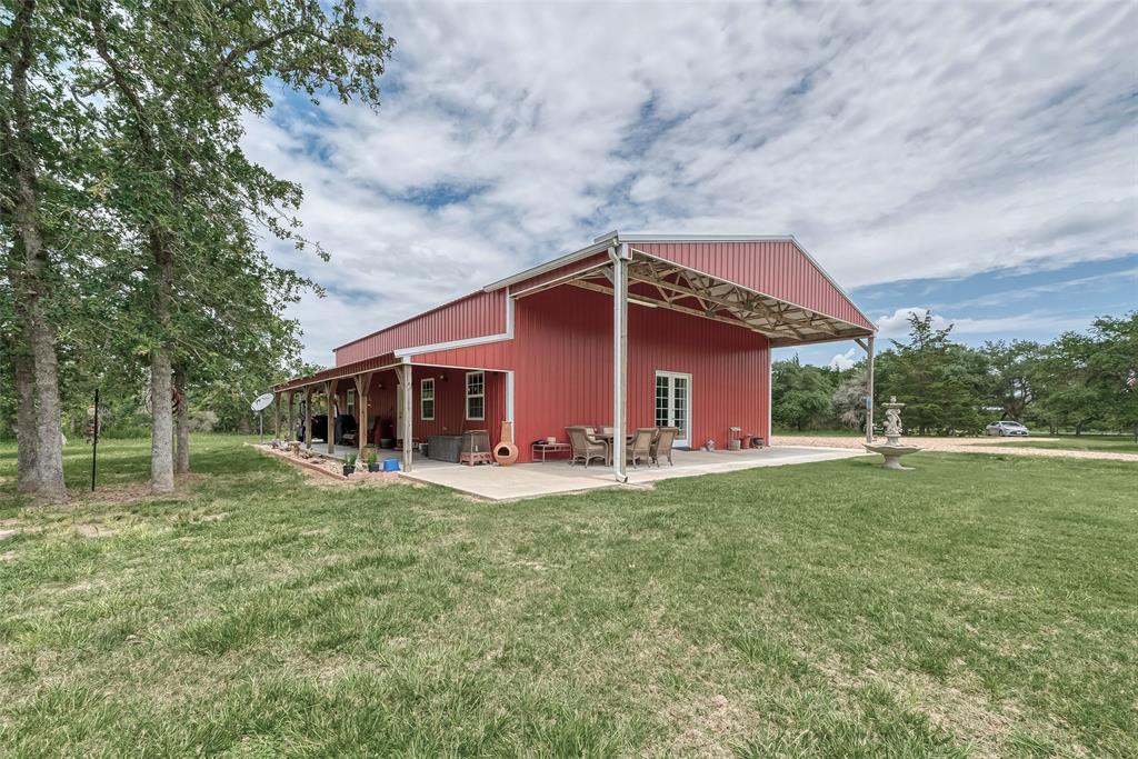 1714 Oakridge Road, Weimar, Texas image 2