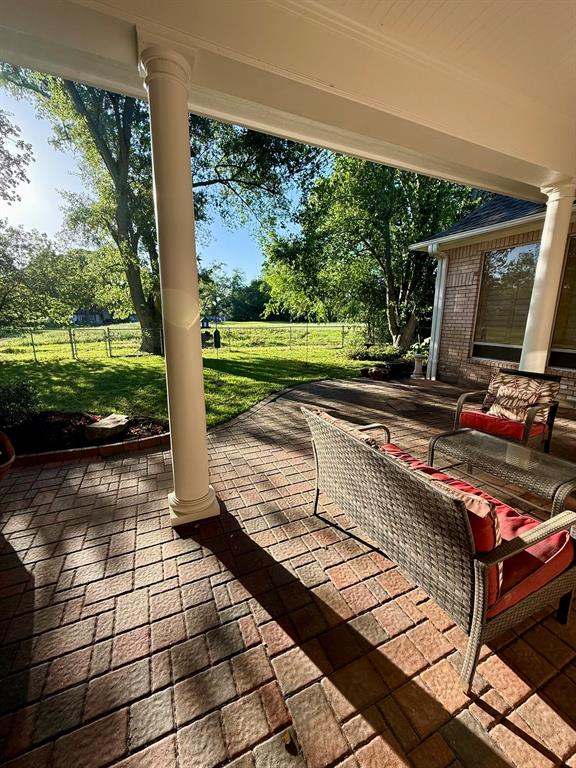 222 W Castle Harbour Drive, Friendswood, Texas image 3