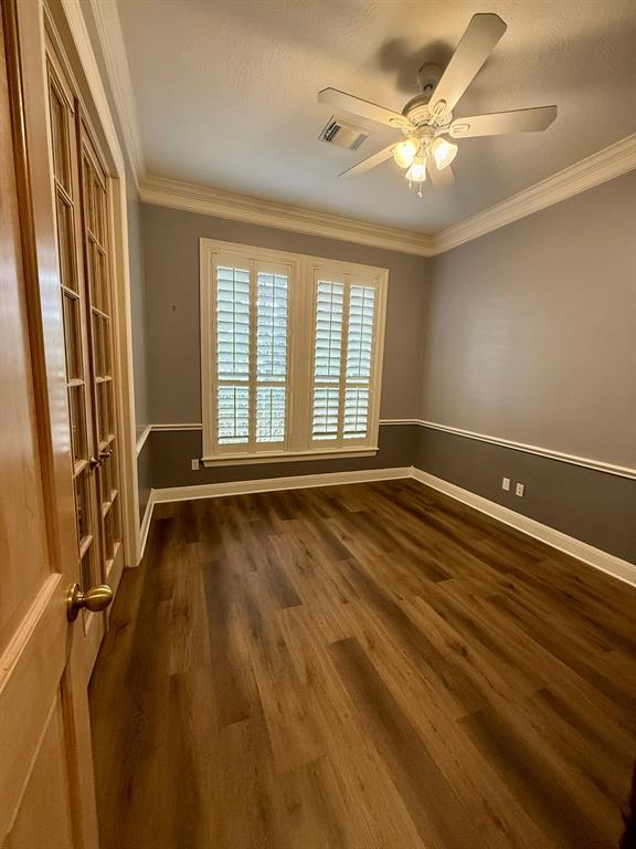 222 W Castle Harbour Drive, Friendswood, Texas image 25