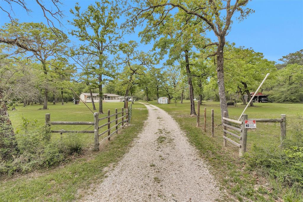 311 William Thomas Road, Huntsville, Texas image 3