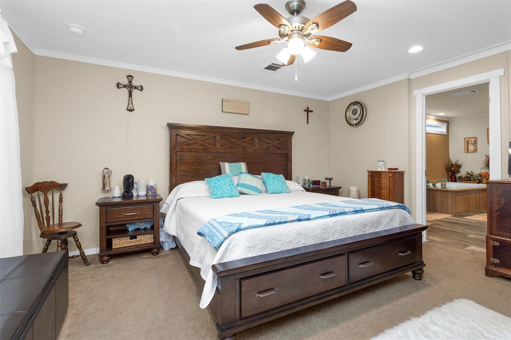 311 William Thomas Road, Huntsville, Texas image 17