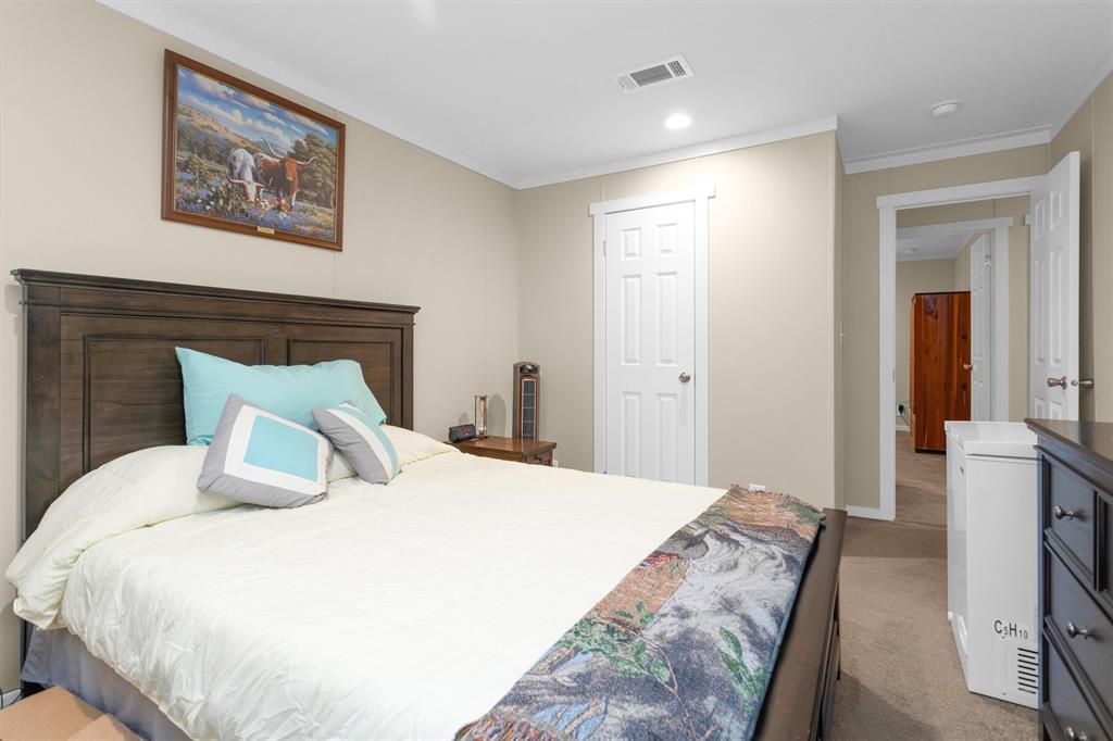 311 William Thomas Road, Huntsville, Texas image 16