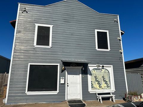 Photo of 218 W Broad Street, Freeport, TX 77541 (MLS # 32235659) Photo of 218 W Broad Street, Freeport, TX 77541 (MLS # 32235659)