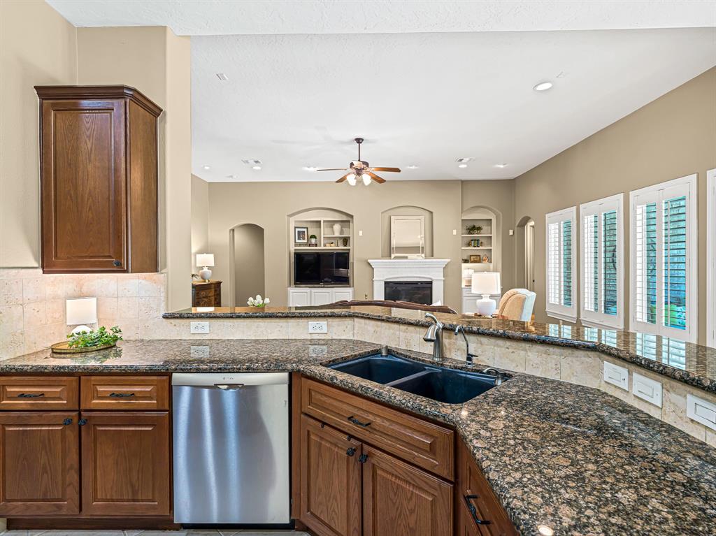 1034 Bayou Vista Court, Katy, Texas image 17