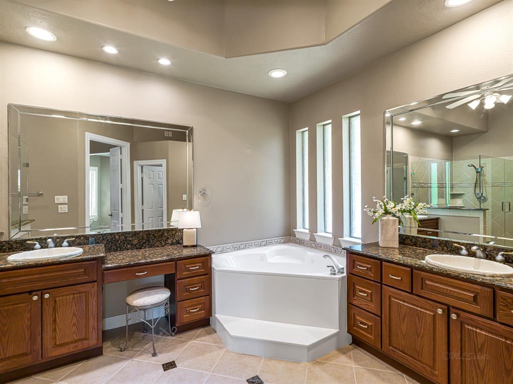 1034 Bayou Vista Court, Katy, Texas image 25