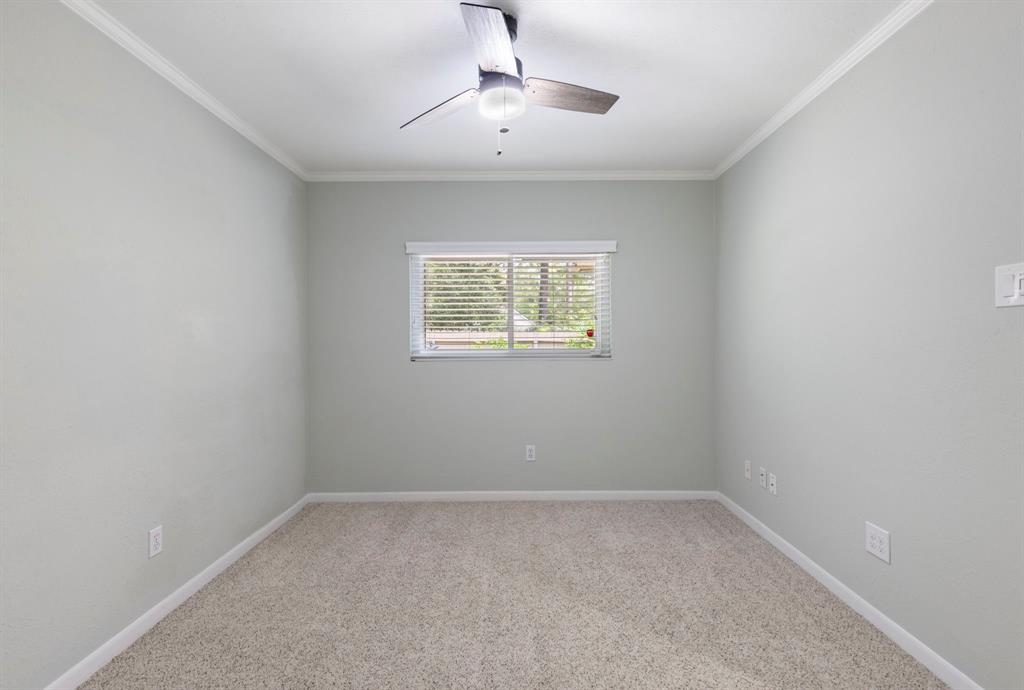 21 Riverbank Drive, The Woodlands, Texas image 27