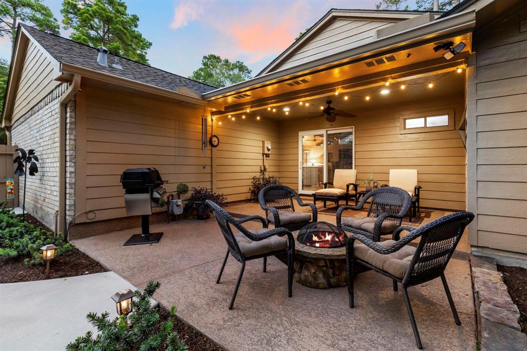 21 Riverbank Drive, The Woodlands, Texas image 31