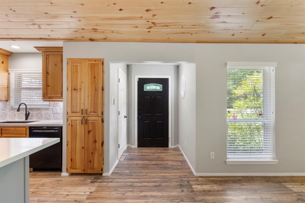 21 Riverbank Drive