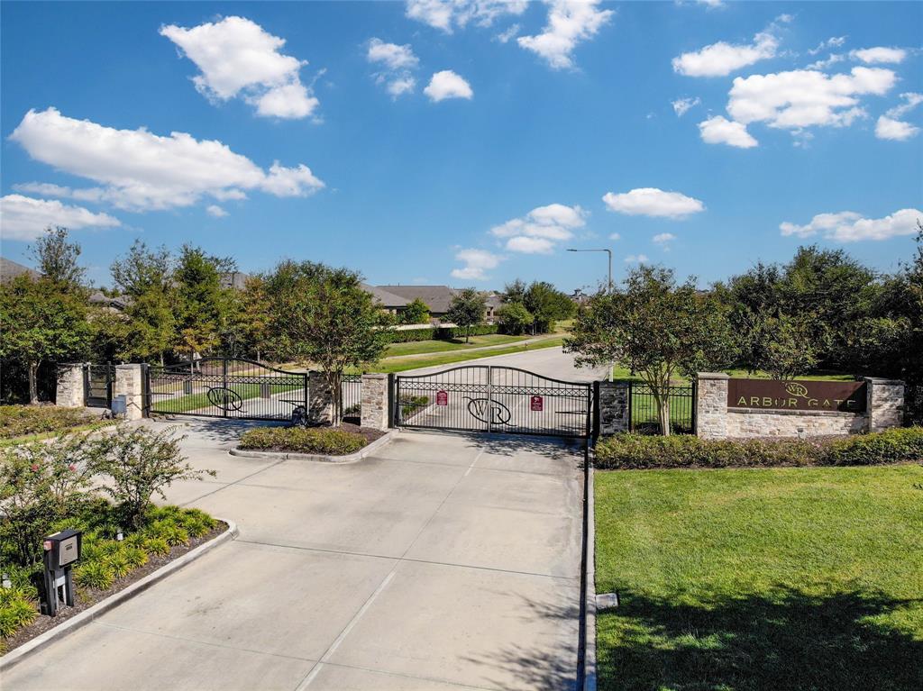 1417 Summer Field Lane, Friendswood, Texas image 39