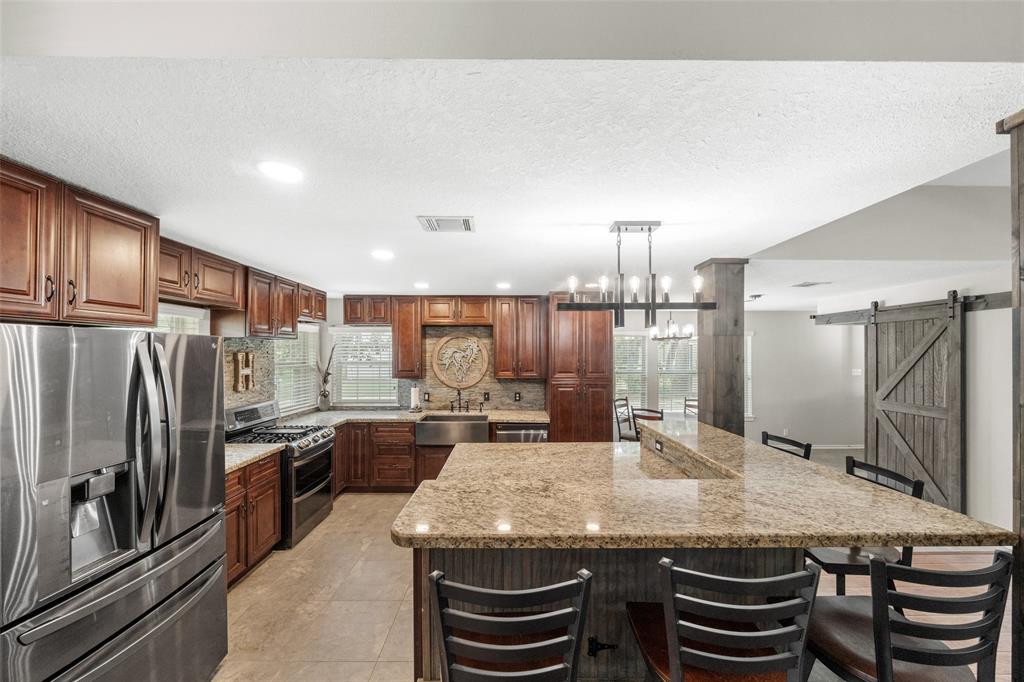 996 Scroggins Lane, Waller, Texas image 11