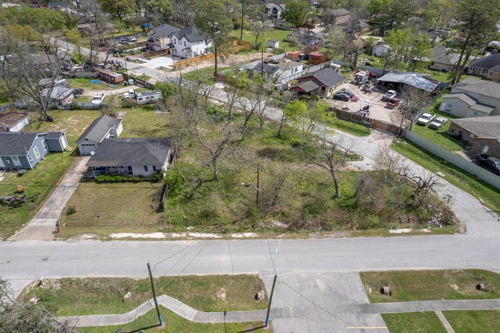 property-search 3 8502 Shady Drive