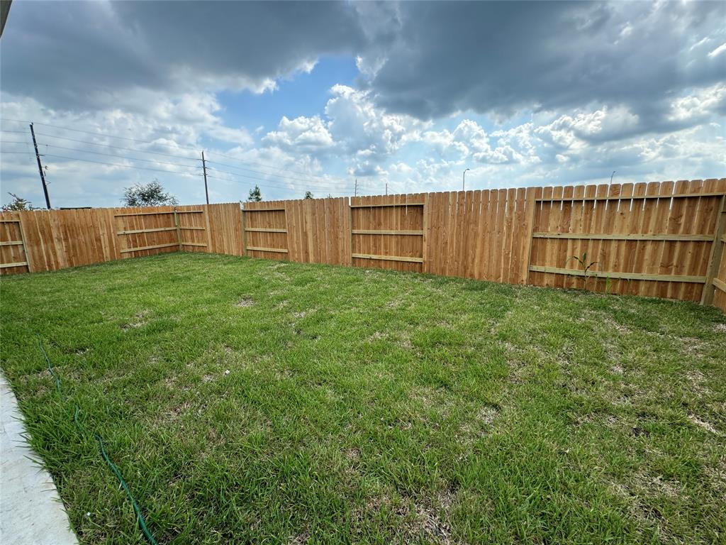 5606 Pinfish Drive, Baytown, Texas image 4