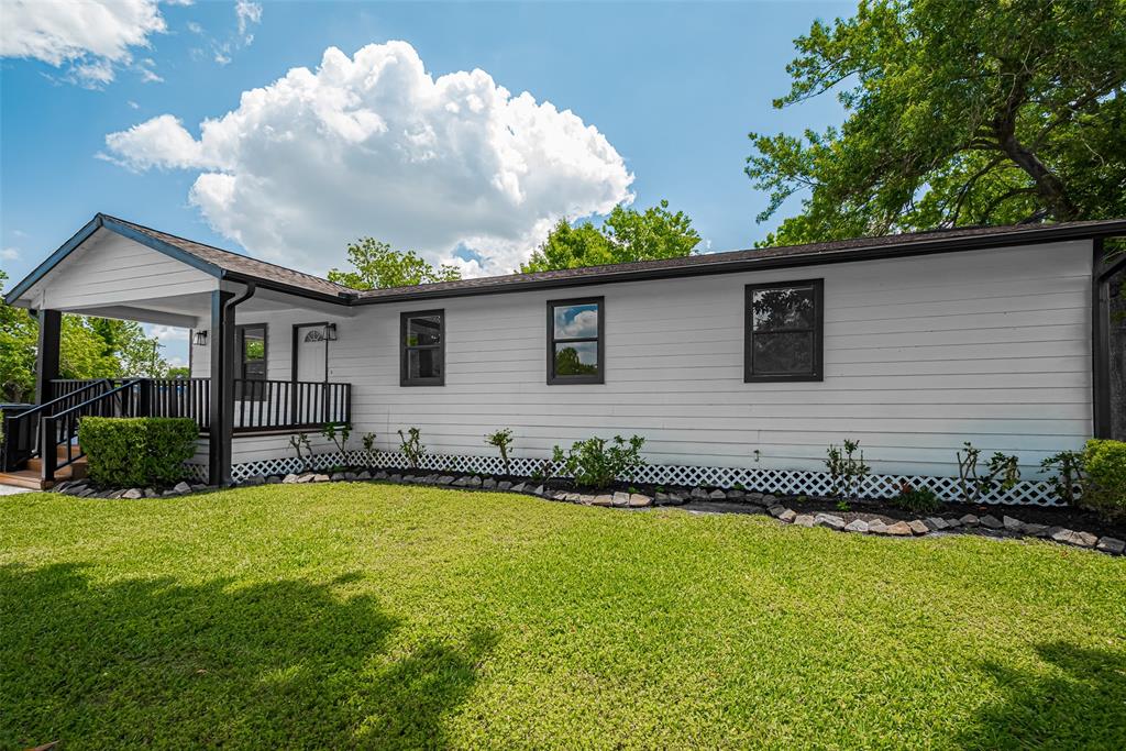 4416 33rd Street, Dickinson, Texas image 2