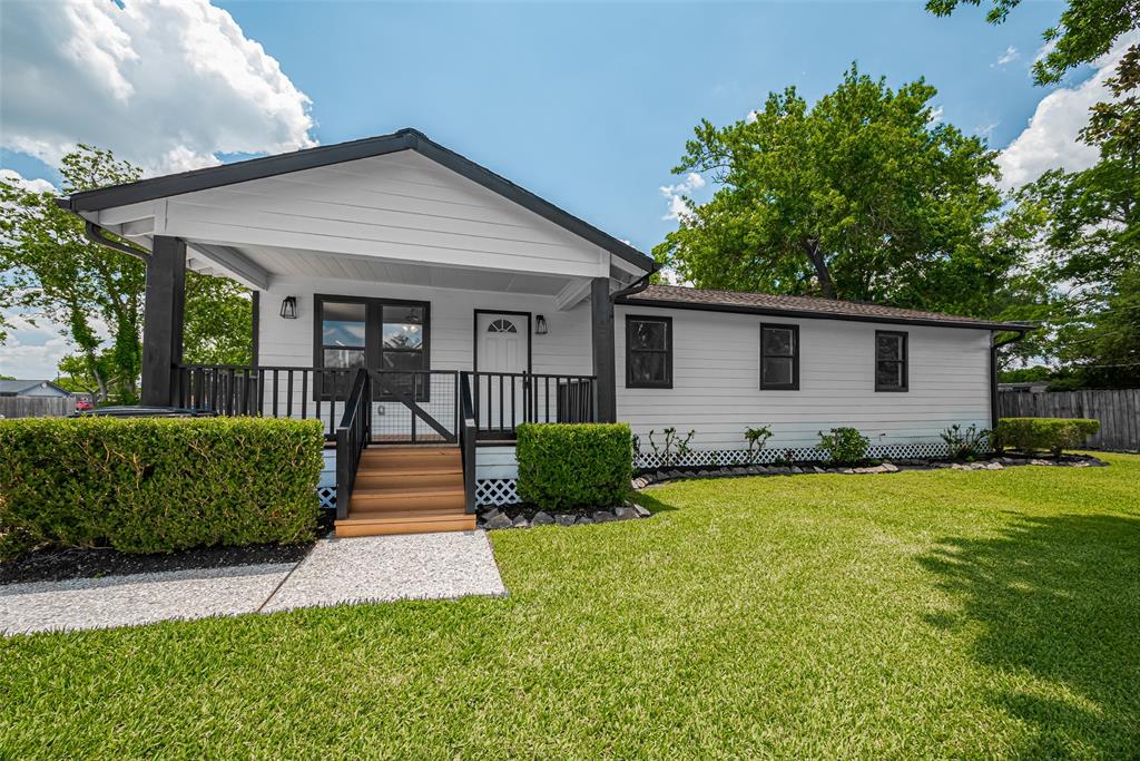 4416 33rd Street, Dickinson, Texas image 1