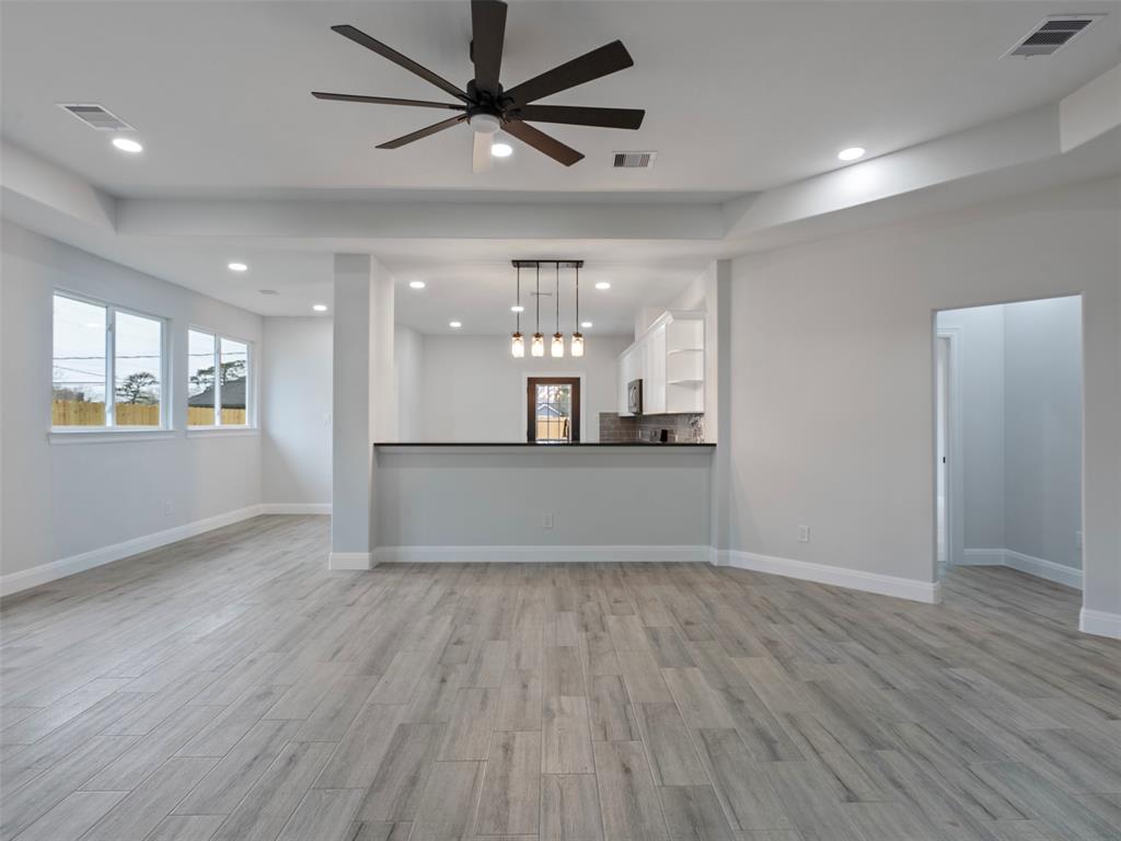 208 S 5th Street, La Porte, Texas image 7