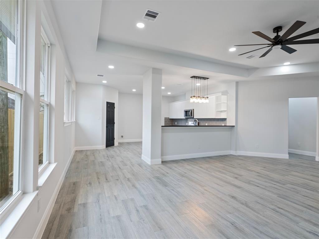 208 S 5th Street, La Porte, Texas image 12