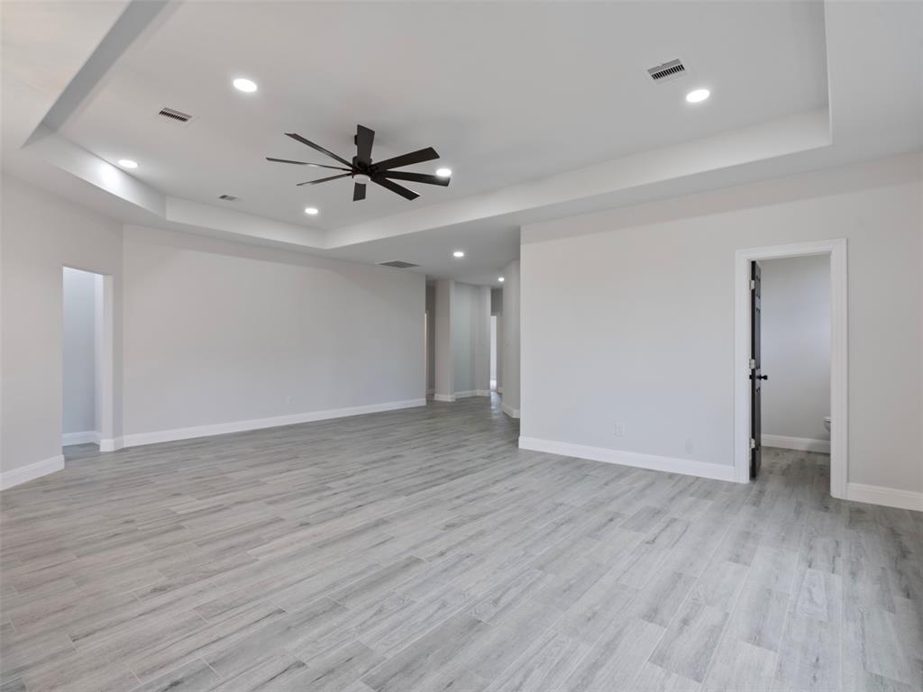 208 S 5th Street, La Porte, Texas image 8