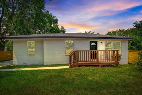 Single Family Residence in Houston TX 4513 Cavalcade Street.jpg