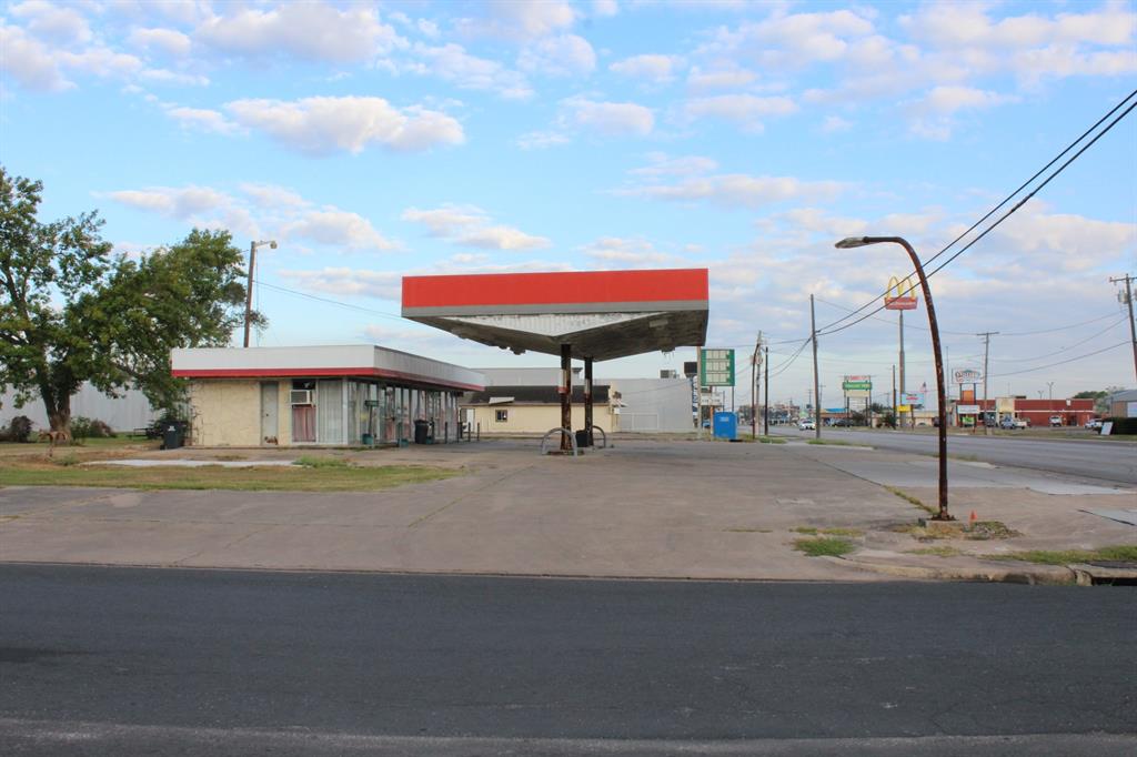 1101 N Mechanic Street, El Campo, Texas image 3