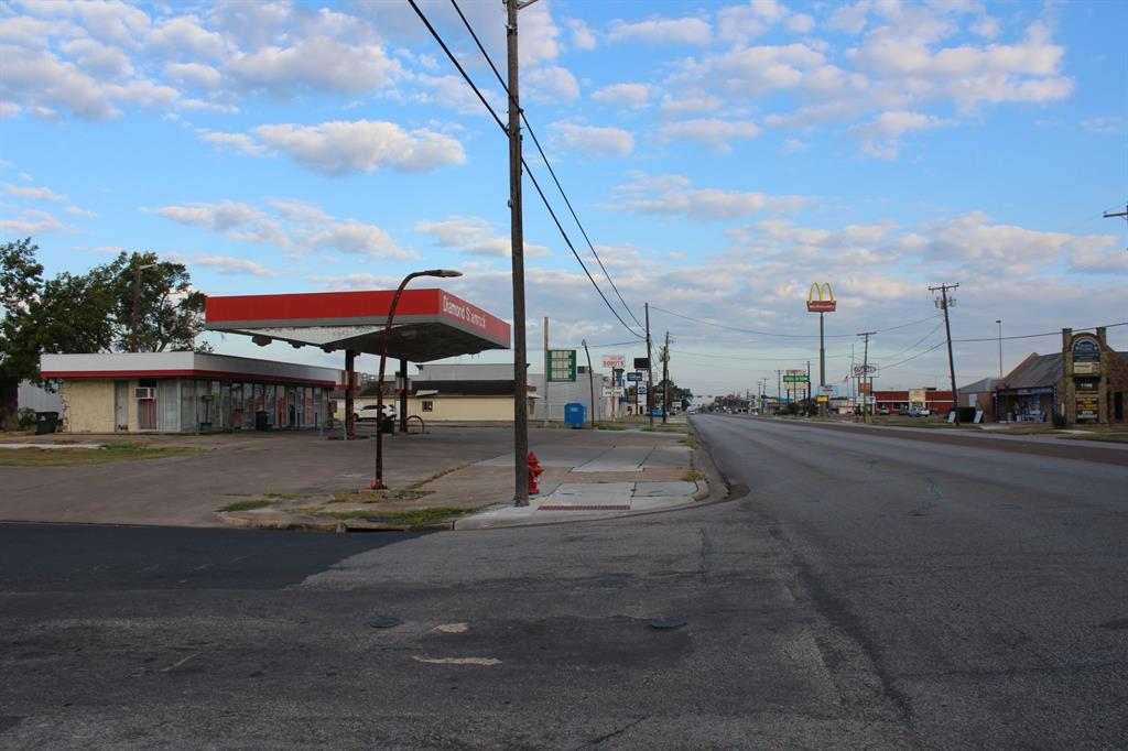 1101 N Mechanic Street, El Campo, Texas image 5
