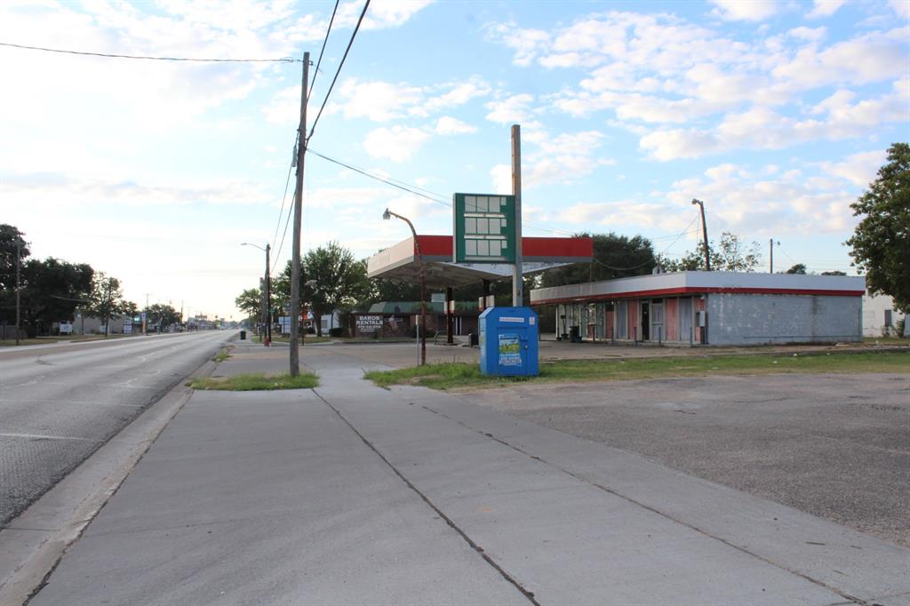 1101 N Mechanic Street, El Campo, Texas image 2