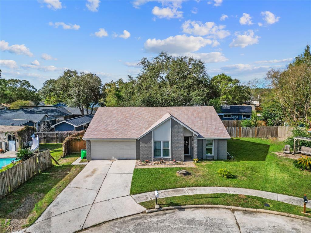 2015 Stoney Court, Spring, Texas image 1