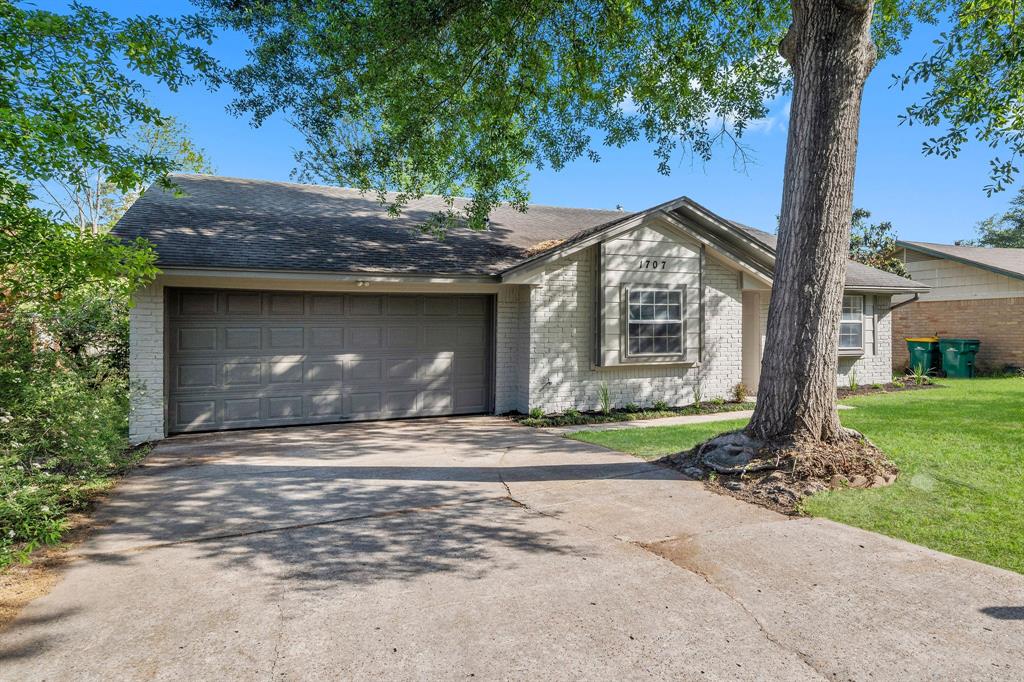 1707 Carol Lee Lane, Conroe, Texas image 3