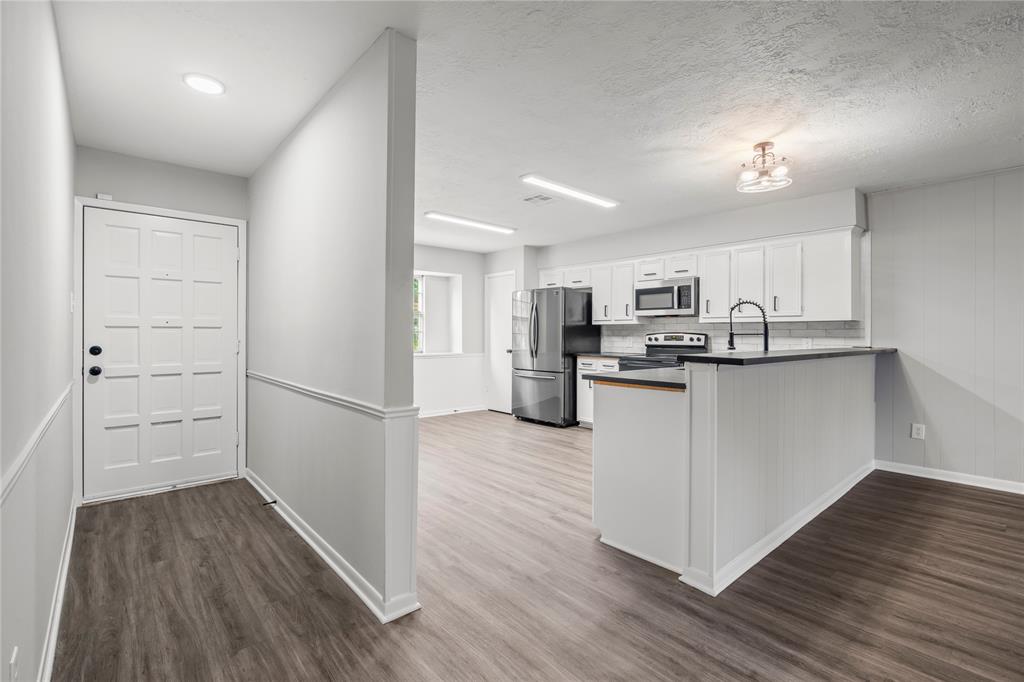 1707 Carol Lee Lane, Conroe, Texas image 5