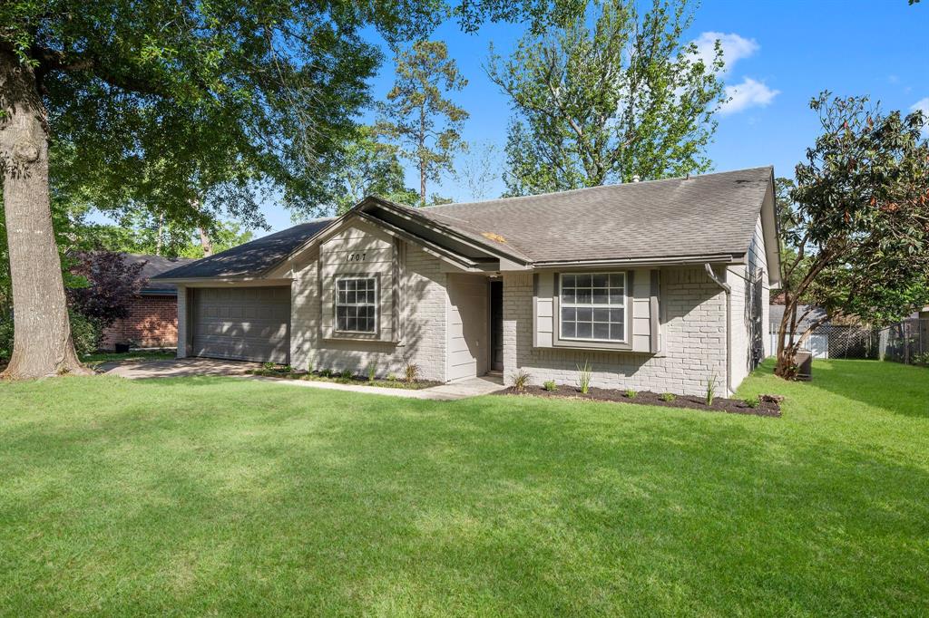 1707 Carol Lee Lane, Conroe, Texas image 2