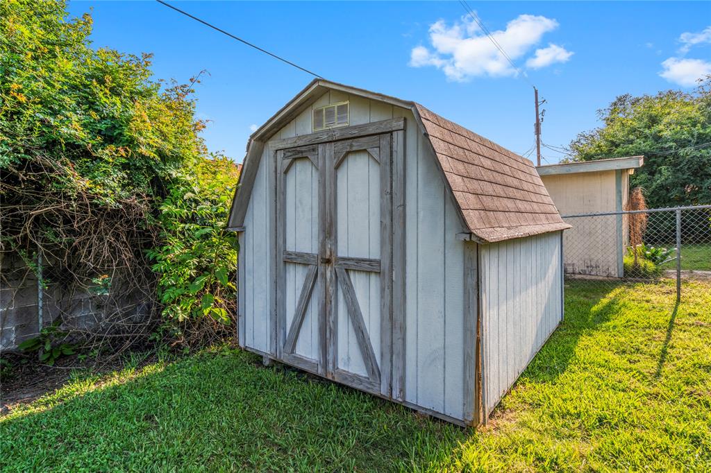 1707 Carol Lee Lane, Conroe, Texas image 24