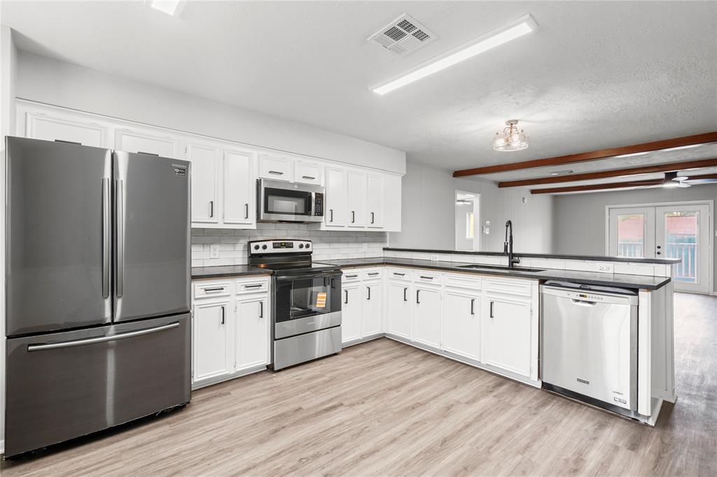 1707 Carol Lee Lane, Conroe, Texas image 11