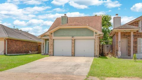 Photo of 209 Almond Drive, Lake Jackson, TX 77566 (MLS # 23691411)
