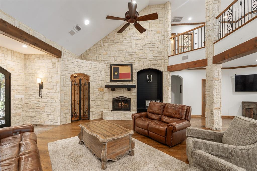 115 Saint Annes Drive, Mabank, Texas image 5